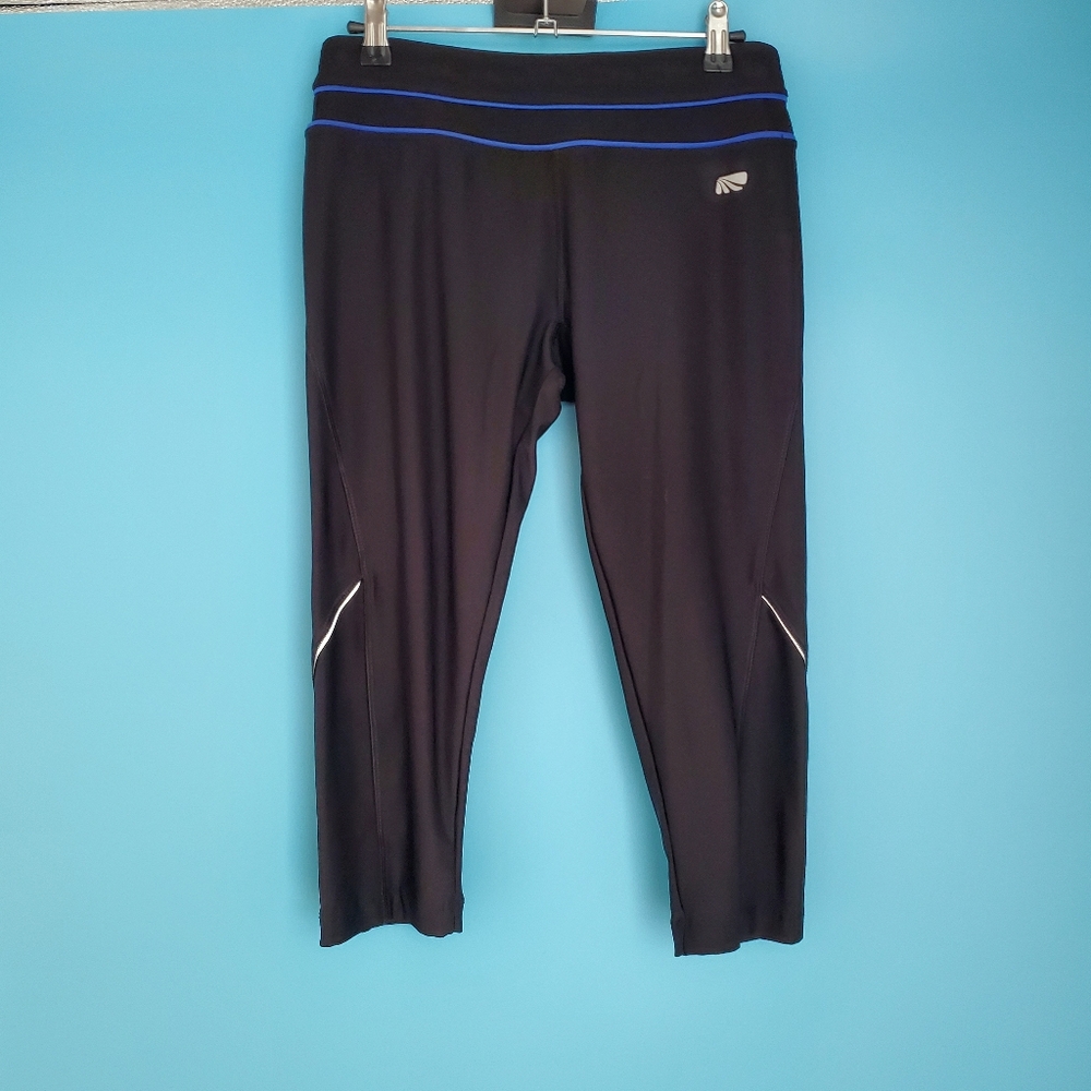 Marika Tek Cropped Legging Size Medium Mid Rise